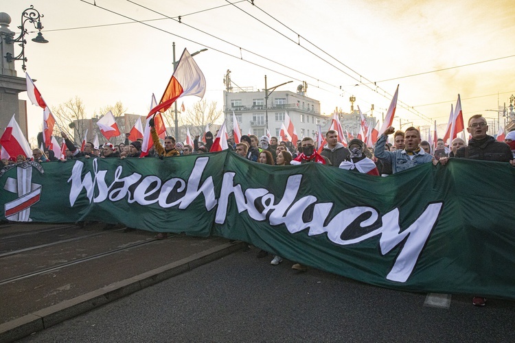 Marsz Niepodległości zakończył się na błoniach Stadionu Narodowego