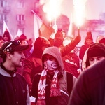 Marsz Niepodległości zakończył się na błoniach Stadionu Narodowego