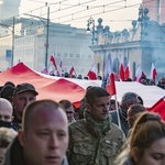 Marsz Niepodległości zakończył się na błoniach Stadionu Narodowego