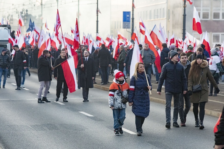 Marsz Niepodległości zakończył się na błoniach Stadionu Narodowego