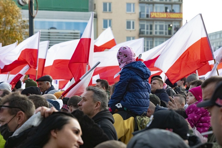 Marsz Niepodległości zakończył się na błoniach Stadionu Narodowego