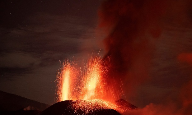Od 7 tygodni trwa erupcja wulkanu