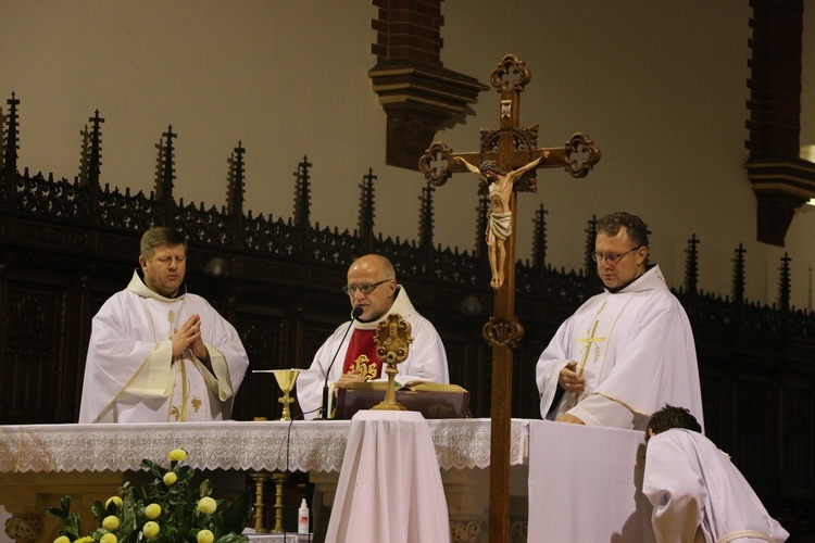 120. rocznica poświęcenia kościoła na Karłowicach i wprowadzenie relikwii bł kard. Wyszyńskiego