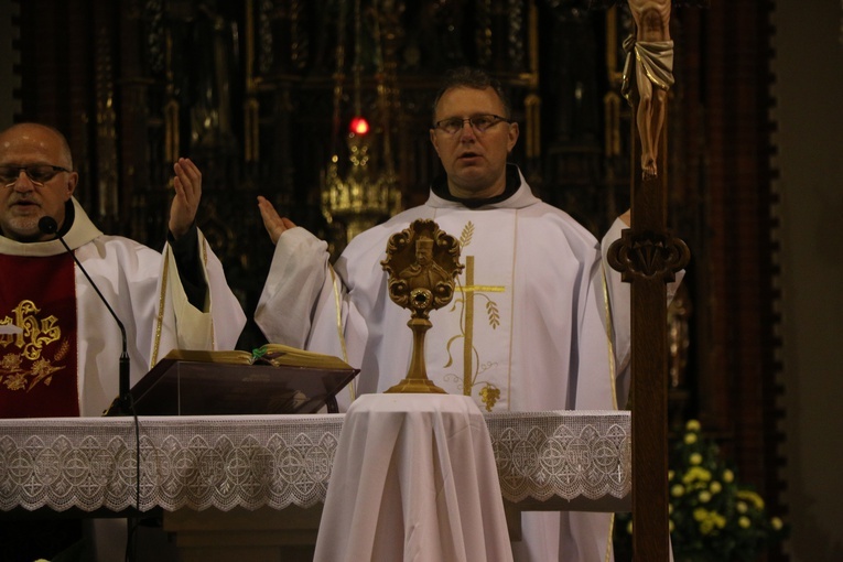 120. rocznica poświęcenia kościoła na Karłowicach i wprowadzenie relikwii bł kard. Wyszyńskiego