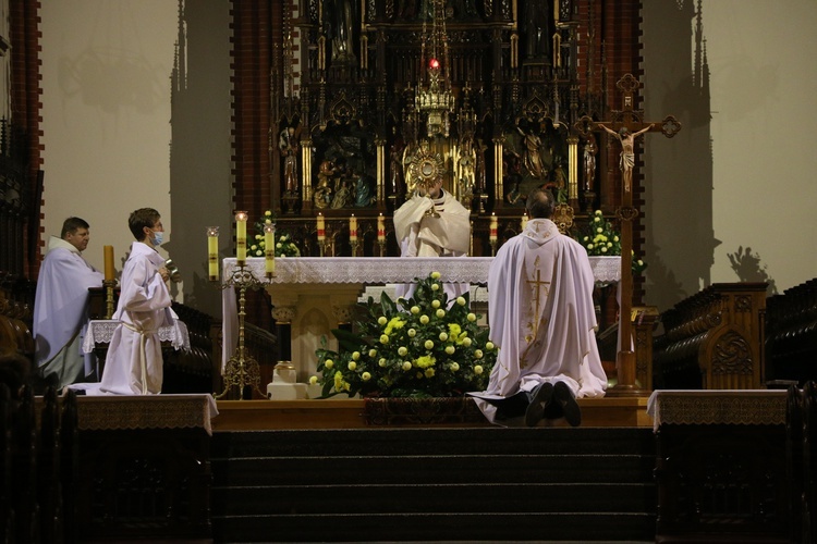 120. rocznica poświęcenia kościoła na Karłowicach i wprowadzenie relikwii bł kard. Wyszyńskiego