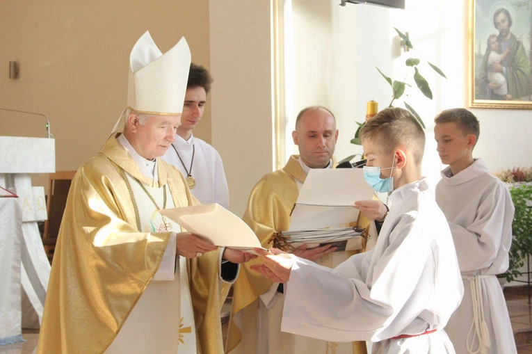 Tarnów. Błogosławieństwo nowych lektorów dekanatu Tarnów-Południe