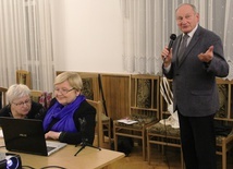 Druga od lewej Katarzyna Posiadała. Spotkanie prowadził Jan Rejczak.