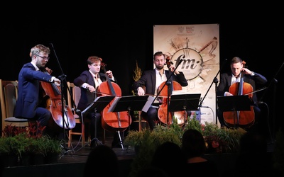 Adam Krzeszowiec, Wojciech Fudala, Krzysztof Karpeta i Tomasz Daroch od 10 lat tworzą Polish Cello Quartet.