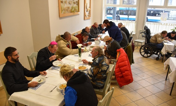 Niedzielny obiad w sopockiej Caritas