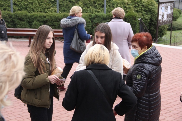 Tarnów. Światowy Dzień Ubogich w parafii Miłosierdzia Bożego