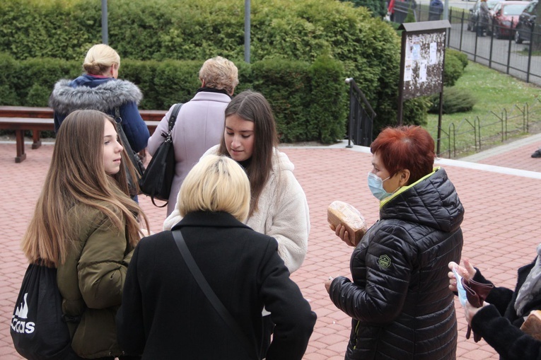 Tarnów. Światowy Dzień Ubogich w parafii Miłosierdzia Bożego