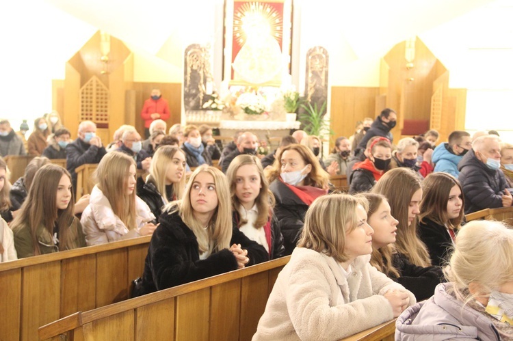 Tarnów. Światowy Dzień Ubogich w parafii Miłosierdzia Bożego