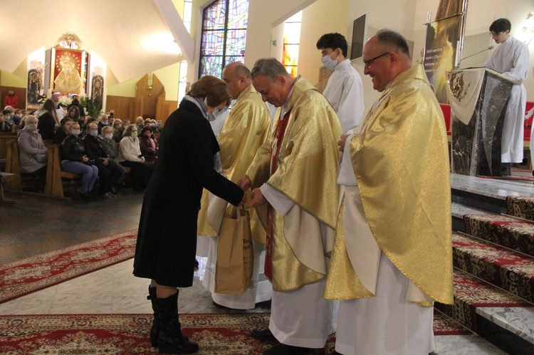 Tarnów. Światowy Dzień Ubogich w parafii Miłosierdzia Bożego