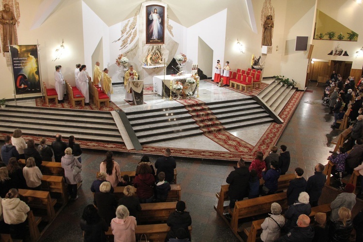 Tarnów. Światowy Dzień Ubogich w parafii Miłosierdzia Bożego