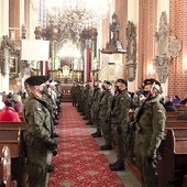 	Uroczystość zyskała wyjątkową oprawę dzięki obecności kompanii honorowej Wojska Polskiego.