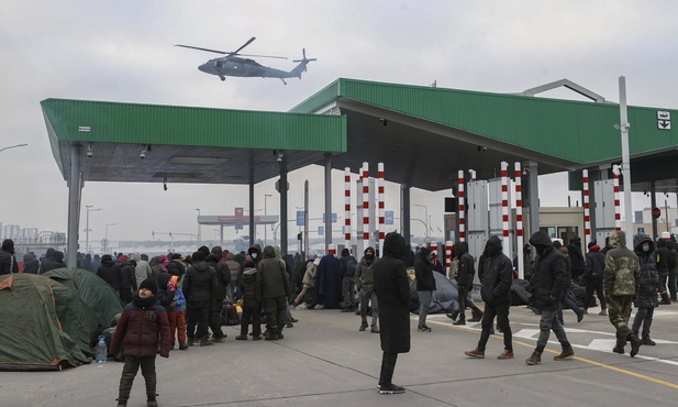 Żaryn: rośnie agresja migrantów kontrolowanych przez służby białoruskie