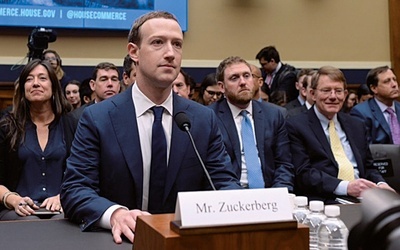 Mark Zuckerberg zeznający przed komisją Senatu, Waszyngton,  rok 2018.