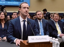 Mark Zuckerberg zeznający przed komisją Senatu, Waszyngton,  rok 2018.