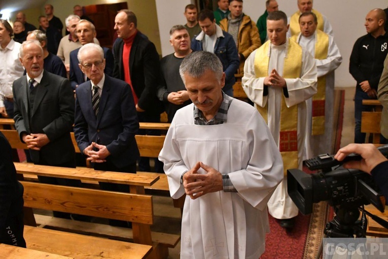 W Rokitnie trwają rekolekcje dla mężczyzn z o. Antonello Cadeddu