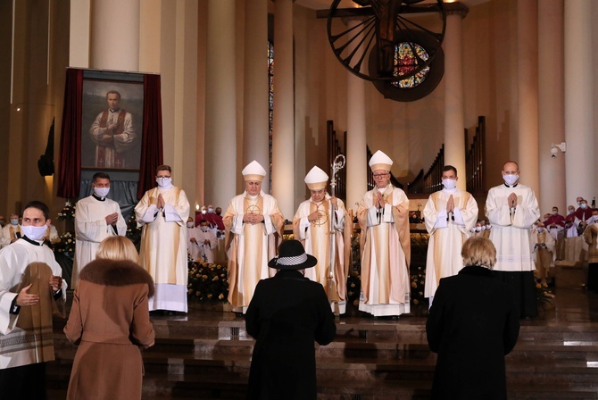 Beatyfikacja sługi Bożego Jana Franciszka Machy w katowickiej katedrze cz.1