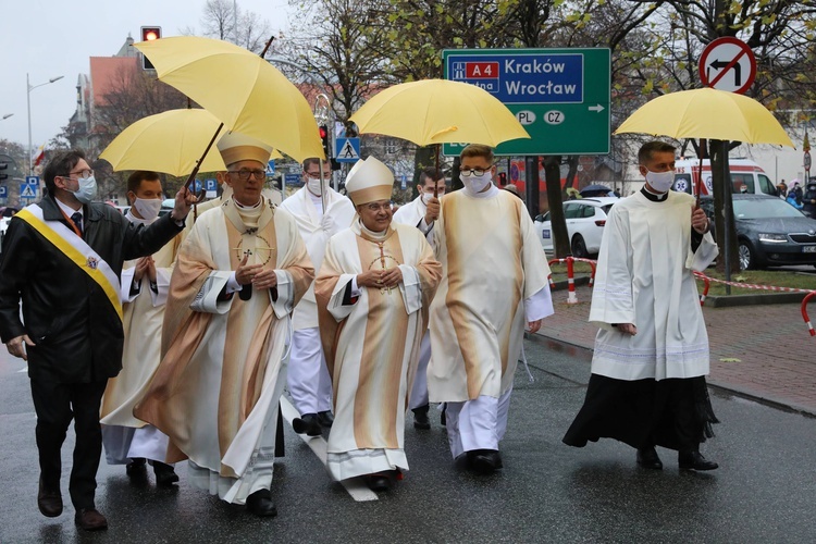 Beatyfikacja sługi Bożego Jana Franciszka Machy w katowickiej katedrze cz.1