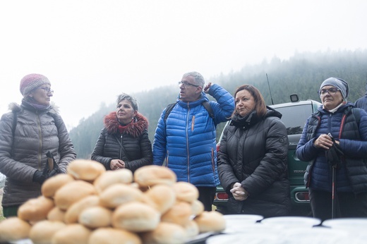 Poświęcenie nowego krzyża na Rogowcu