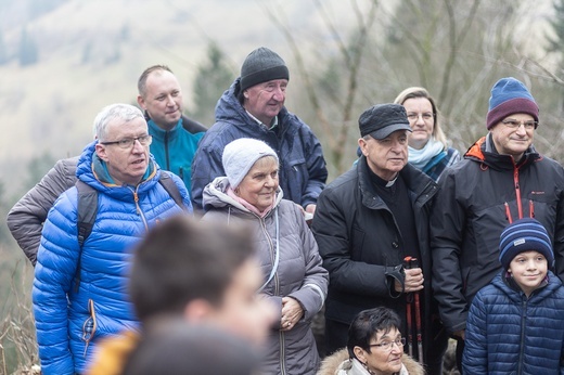 Poświęcenie nowego krzyża na Rogowcu