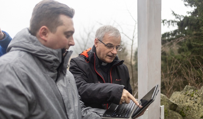 Stronę internetową crucemtuam.pl oficjalnie uruchomił bp Marek Mendyk, krajowy asystent kościelny Akcji Katolickiej.