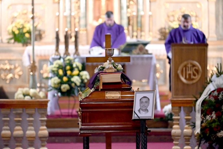 Msza pogrzebowa odbyła się w parafii św. Mikołaja, skąd misjonarz pochodził.