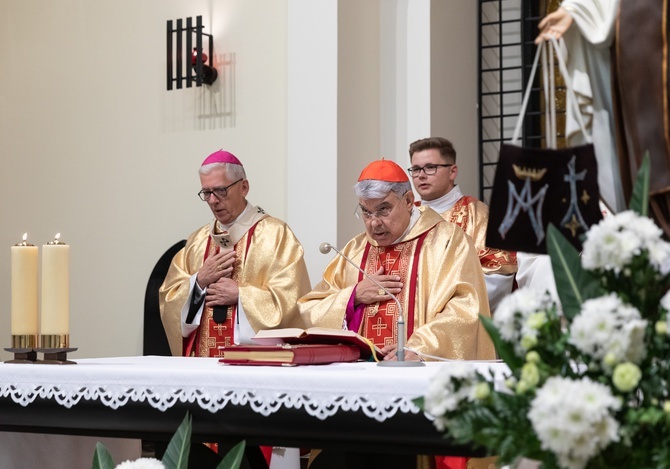 Katowice. Kardynał Marcello Semeraro odprawił Mszę Świetą w katowickim Klasztorze Siostr Karmelitanek.