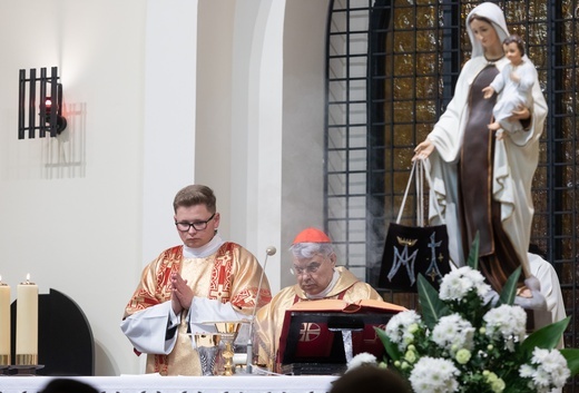 Katowice. Kardynał Marcello Semeraro odprawił Mszę Świetą w katowickim Klasztorze Siostr Karmelitanek.