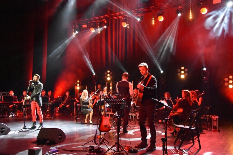 Nowotarżanie w hołdzie Krzysztofowi Krawczykowi