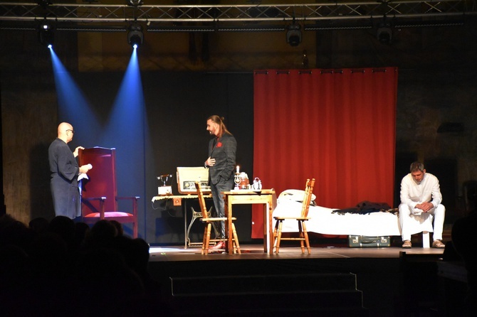 Gdynia. Kurtyna poszła w górę!