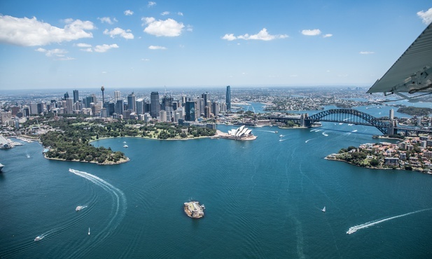 Australia łagodzi od grudnia restrykcje przy przekraczanu granicy