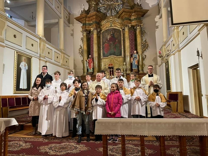 Nowe zastępy służby liturgicznej w parafiach