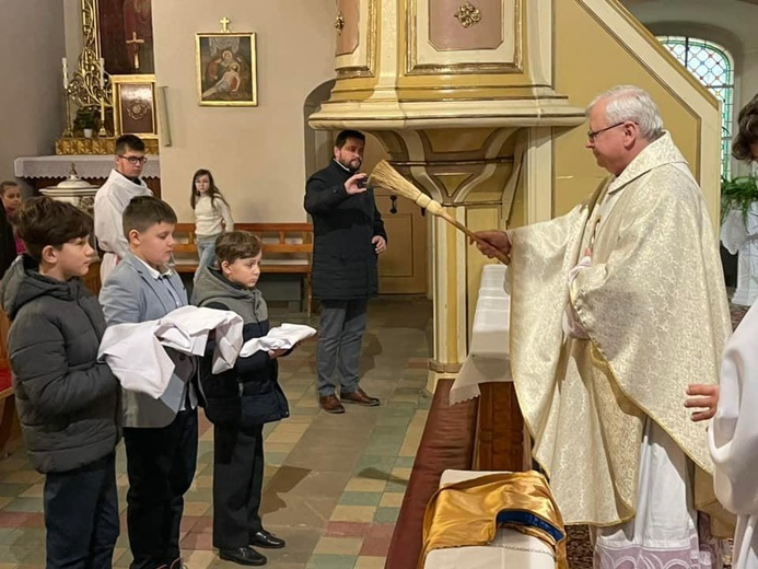 Nowe zastępy służby liturgicznej w parafiach