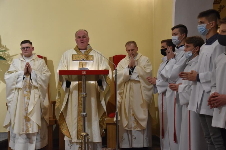 Dębica-Latoszyn. Wspólna Eucharystia, podziękowania i wyróżnienia dla najlepszych