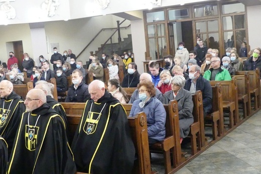 Chorągiew Rycerzy Jana Pawła II powstała w parafii św. Wawrzyńca w Grojcu