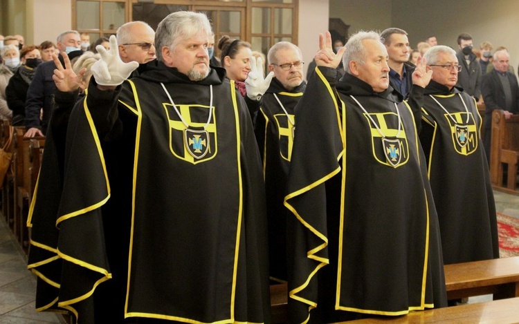 Chorągiew Rycerzy Jana Pawła II powstała w parafii św. Wawrzyńca w Grojcu