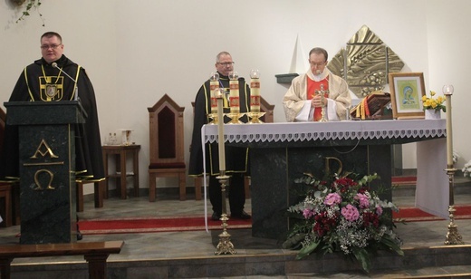 Chorągiew Rycerzy Jana Pawła II powstała w parafii św. Wawrzyńca w Grojcu