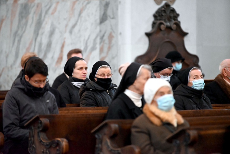 Pielgrzymka sióstr marianek do bardzkiego sanktuarium