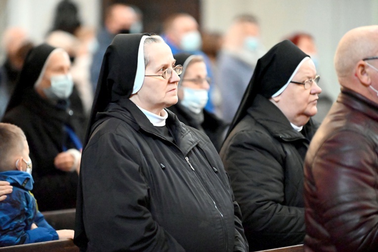 Pielgrzymka sióstr marianek do bardzkiego sanktuarium