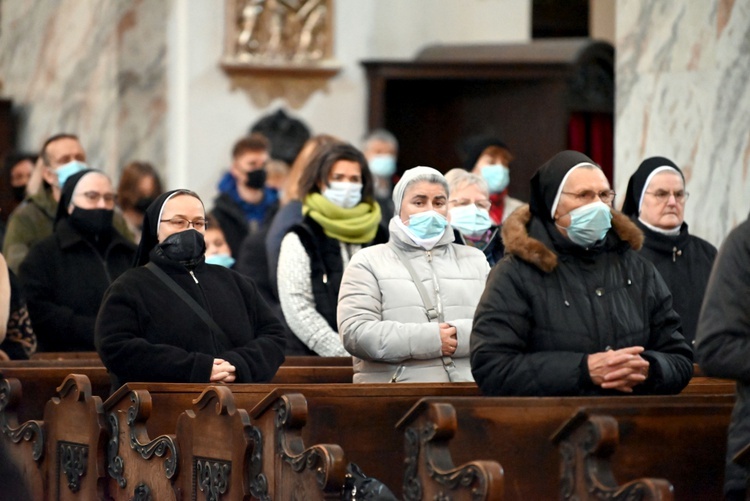 Pielgrzymka sióstr marianek do bardzkiego sanktuarium