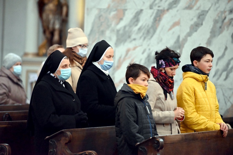 Pielgrzymka sióstr marianek do bardzkiego sanktuarium