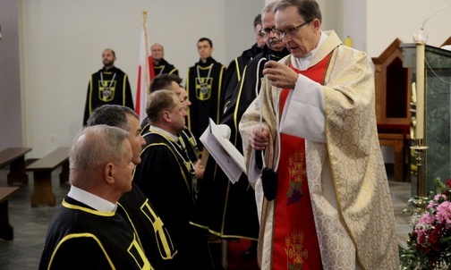 Pięciu nowych rycerzy Jana Pawła II z Grojca