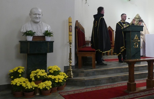 Chorągiew Rycerzy Jana Pawła II powstała w parafii św. Wawrzyńca w Grojcu