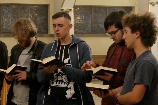 Schola gregoriańska lektorów parafii św. Józefa na Złotych Łanach