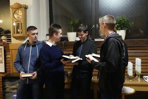 Schola gregoriańska lektorów parafii św. Józefa na Złotych Łanach