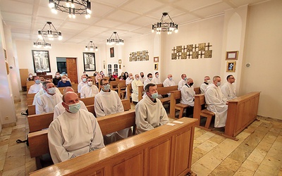 	Mężczyźni w czasie Mszy św. złożyli przysięgę i odebrali dekrety.