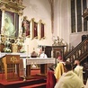 	Po Mszy św. w kaplicy św. Anny przed obrazem  MB Ostrobramskiej metropolita gdański dokonał aktu zawierzenia.